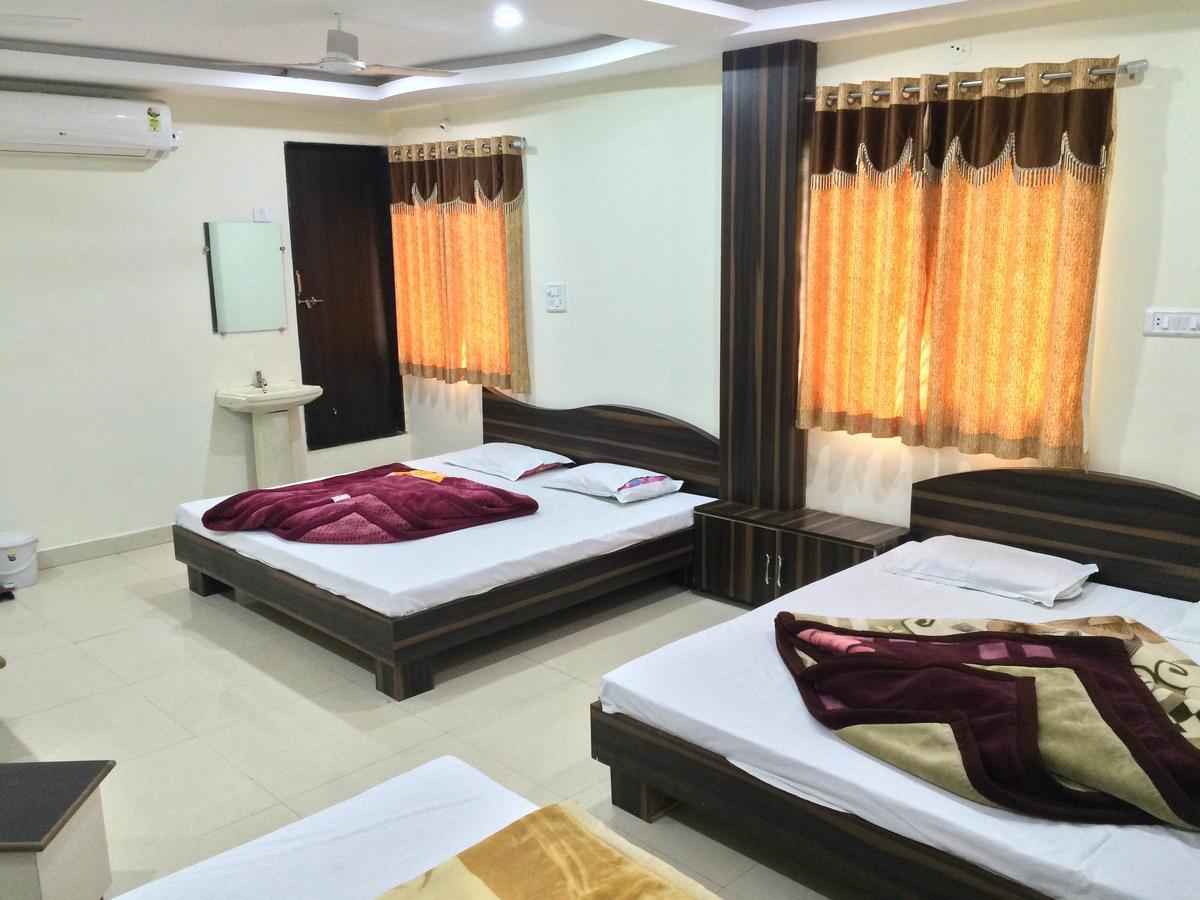 Hotel Vrandavan Palace Near Mahakal Temple Ujjain Exterior foto